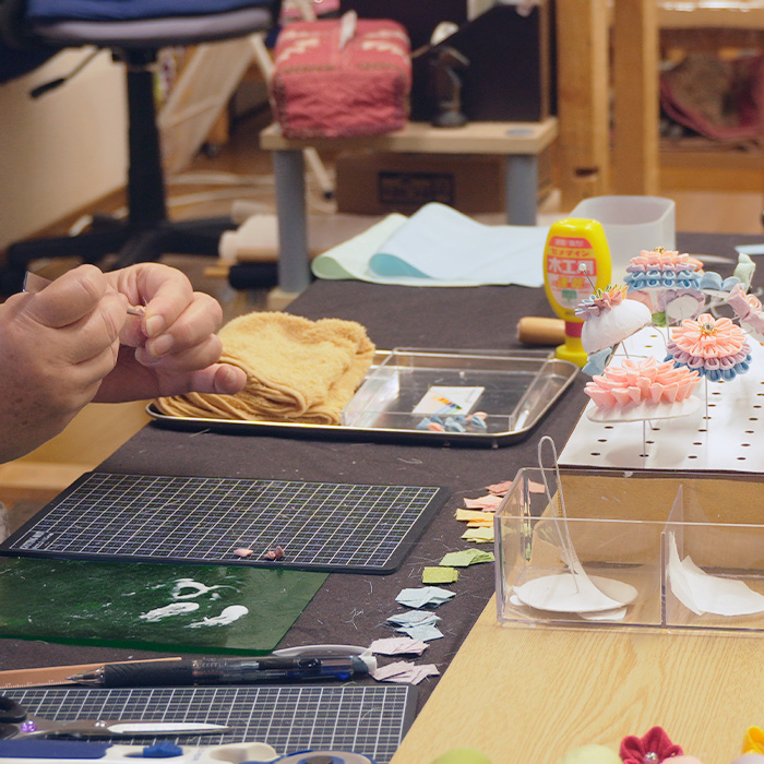 職人直伝のつまみ細工教室を開講中