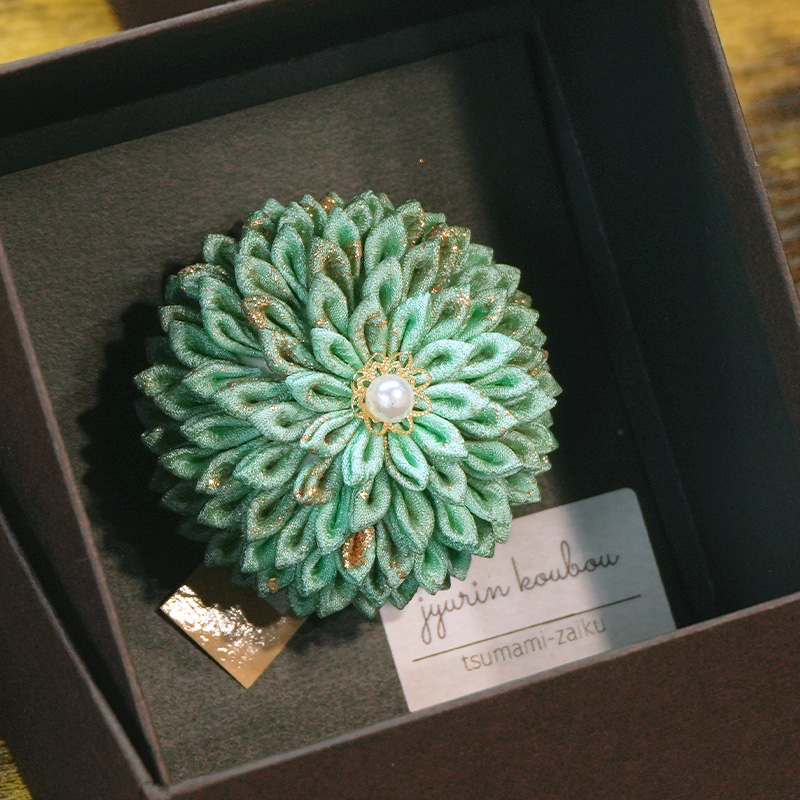 世界にひとつだけのつまみ細工をお作りします